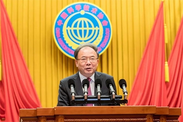 省委常委、市委書記李小敏在開幕式上講話