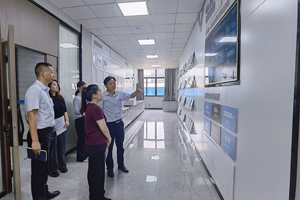 參觀(guān)GLMY創(chuàng)想儀器